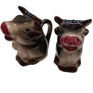 VINTAGE CERAMIC COW/BULL SALT & PEPPER SHAKER SET W/CORKS FROM JAPAN 🐄🐂